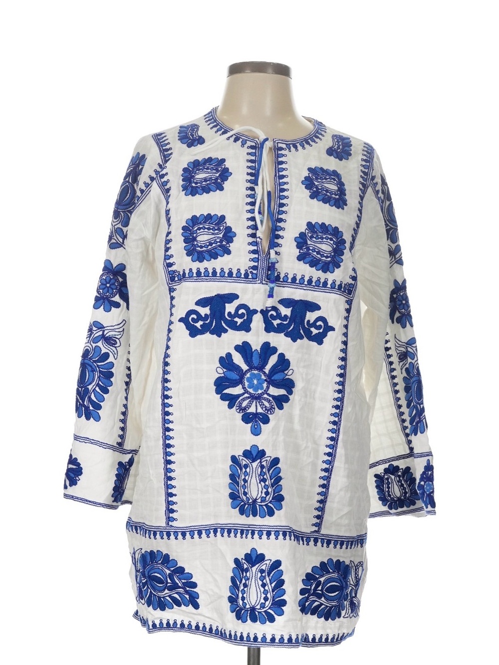Zara White Mini Dress with Blue Embroidered Floral Motifs Meghan Markle
